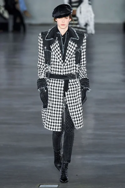 Look 12